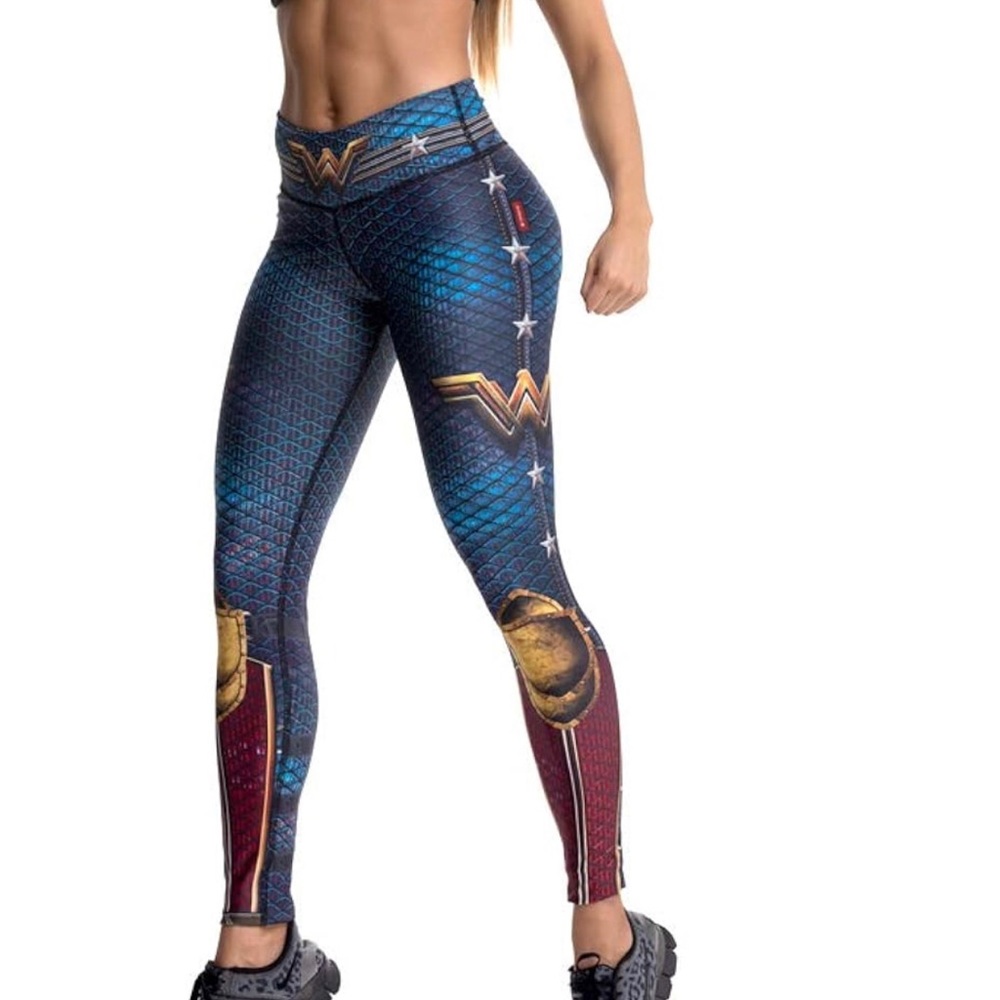 Pre-owned Drakon Wonder Woman Leggings. Compression and mid rise. Size 2-6.